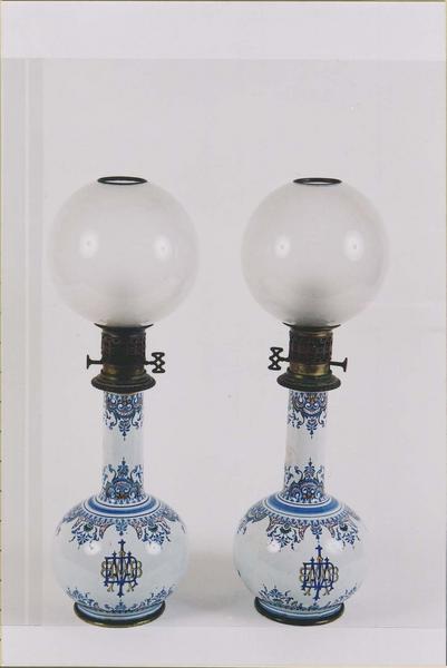 lampes à pétrole, vue générale - © Ministère de la Culture (France), Médiathèque du patrimoine et de la photographie (objets mobiliers), tous droits réservés