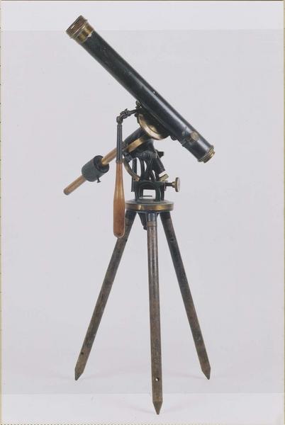 instrument astrométrique : lunette de voyage décimale à monture équatoriale, Radiguet à Paris; vue générale - © Ministère de la Culture (France), Médiathèque du patrimoine et de la photographie (objets mobiliers), tous droits réservés