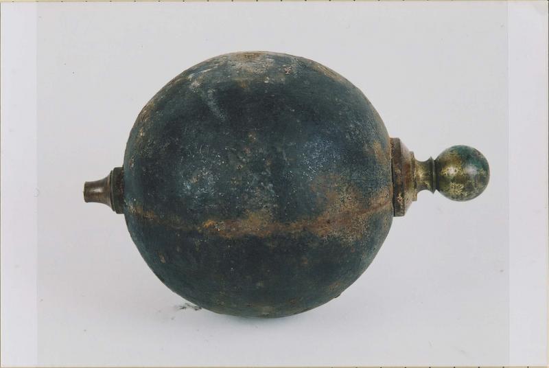 instrument de démonstration de phénomènes physiques : pendule de Foucault, vue générale - © Ministère de la Culture (France), Médiathèque du patrimoine et de la photographie (objets mobiliers), tous droits réservés