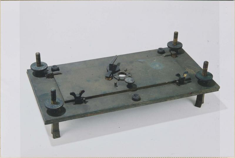 instrument d'observation (porte-diaphragme pour nadirane ?), vue générale - © Ministère de la Culture (France), Médiathèque du patrimoine et de la photographie (objets mobiliers), tous droits réservés