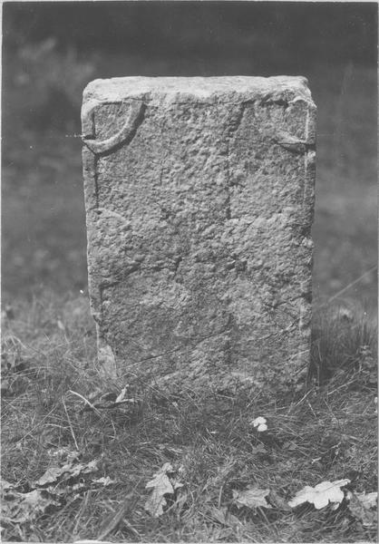 stèle tabulaire, revers, vue générale - © Ministère de la Culture (France), Médiathèque du patrimoine et de la photographie (objets mobiliers), tous droits réservés