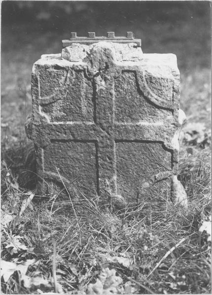 stèle tabulaire, revers, vue générale - © Ministère de la Culture (France), Médiathèque du patrimoine et de la photographie (objets mobiliers), tous droits réservés