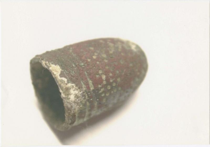 Dé à coudre (?) provenant de la sépulture de l'évêque Raimond d'Ogeu
