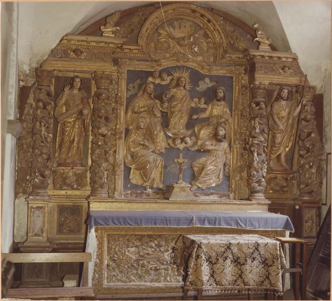 autel, retable : Vierge et la sainte parenté (la), vue générale