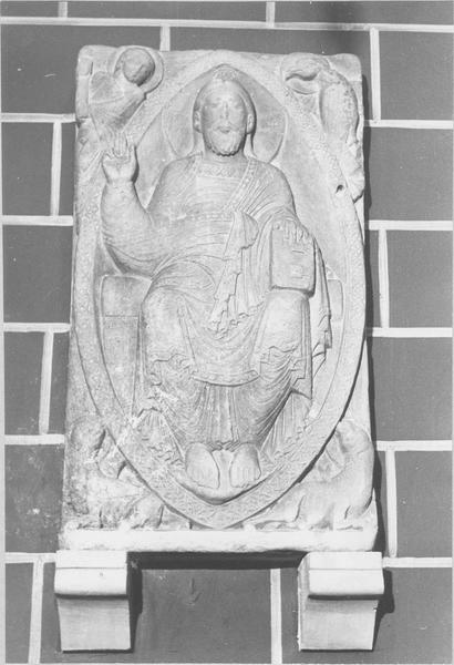 bas-relief : Christ en majesté entouré des quatre symboles des évangélistes (le), vue générale