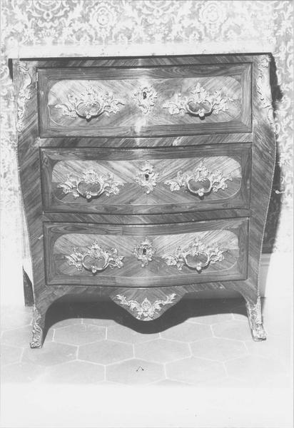 commode style Louis XV, vue générale