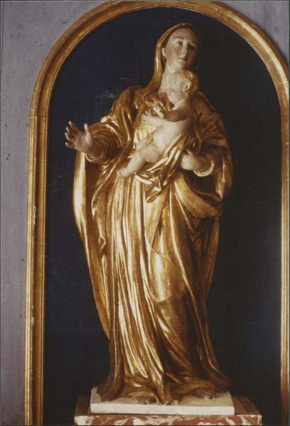 statue de la Vierge à l'enfant, vue générale
