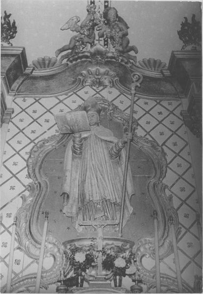 statue : évêque non identifié, vue générale