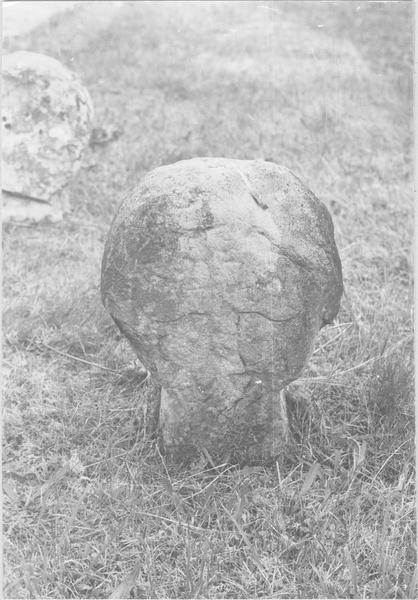 stèle discoïdale, avers, vue générale - © Ministère de la Culture (France), Médiathèque du patrimoine et de la photographie (objets mobiliers), tous droits réservés