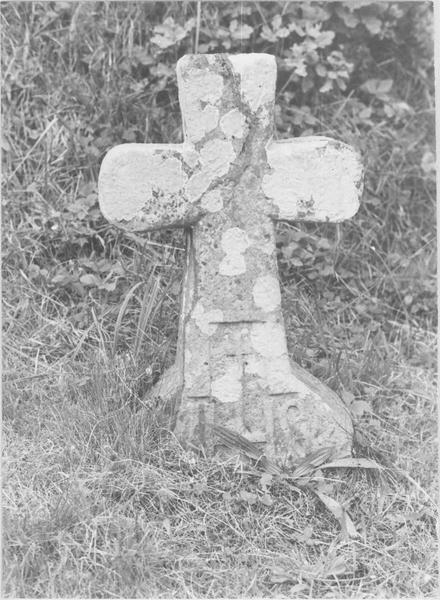 croix, revers, vue générale - © Ministère de la Culture (France), Médiathèque du patrimoine et de la photographie (objets mobiliers), tous droits réservés
