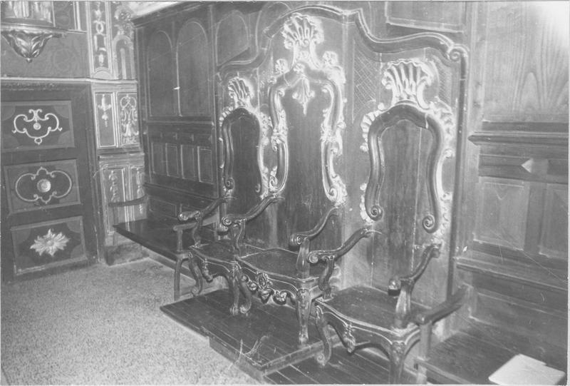 fauteuils de célébrant, vue générale - © Ministère de la Culture (France), Médiathèque du patrimoine et de la photographie (objets mobiliers), tous droits réservés