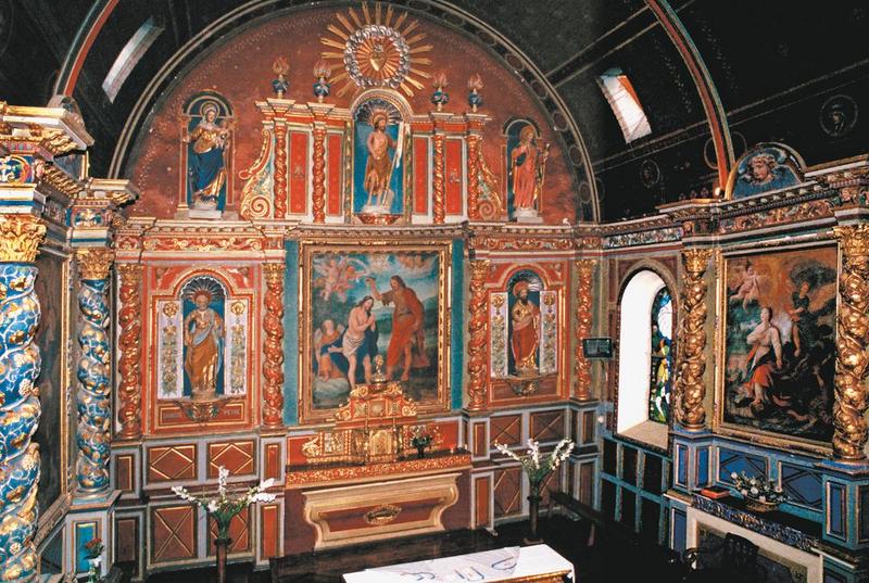 maître-autel, retable, tableau : Le Baptême du Christ, 5 statues : saint Pierre, saint Paul, Vierge à l'Enfant, saint Jean-Baptiste, saint Jean (?)