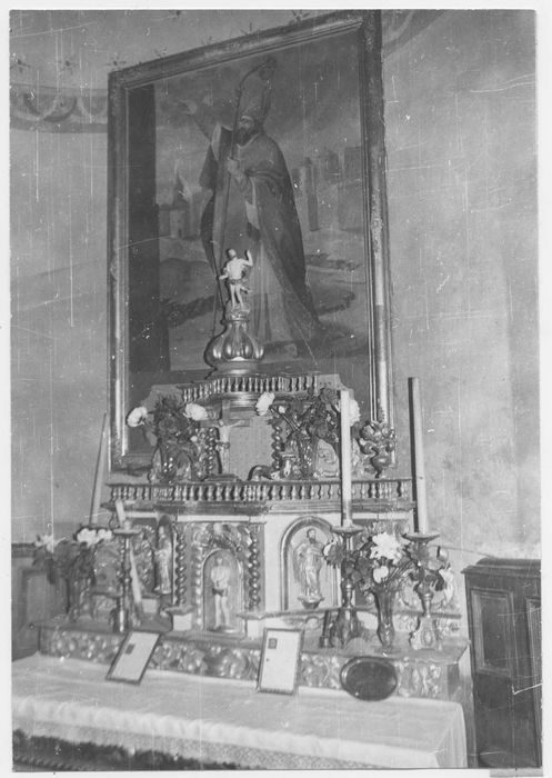 Tabernacle du maître-autel avec retable, tableau et son cadre : Saint Martin