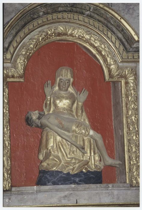 Groupe sculpté : Vierge de Pitié