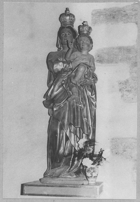 statue : Vierge à l'Enfant