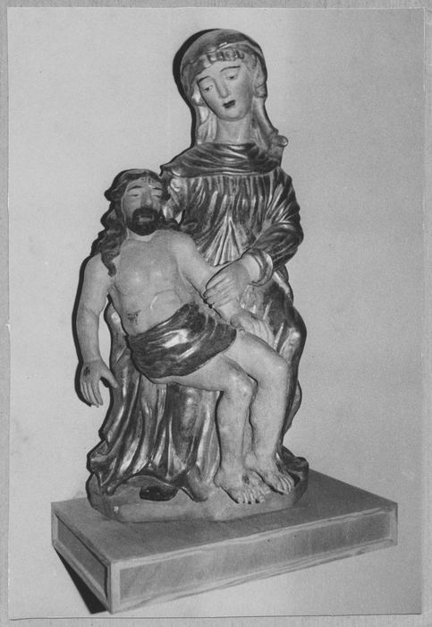 groupe sculpté : Vierge de Pitié