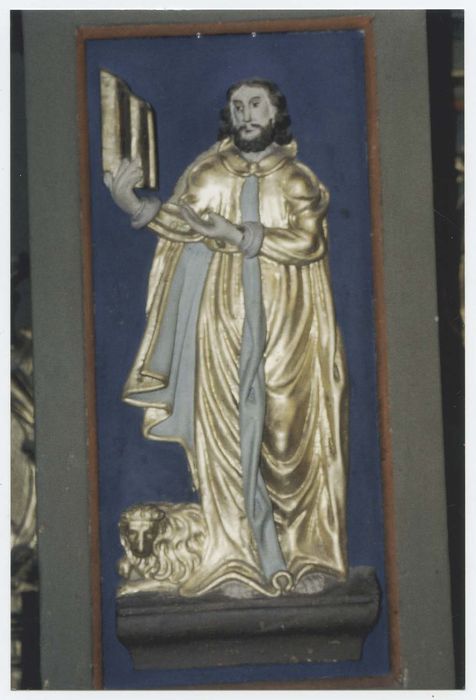 ensemble du maître-autel comprenant l'autel, le tabernacle et ses statues, le retable, le tableau : Sacré-Coeur de Jésus et six chandeliers