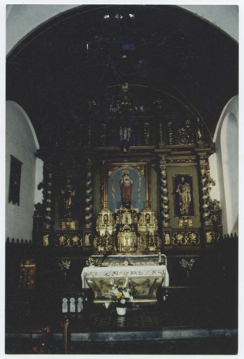 ensemble du maître-autel comprenant l'autel, le tabernacle et ses statues, le retable, le tableau : Sacré-Coeur de Jésus et six chandeliers