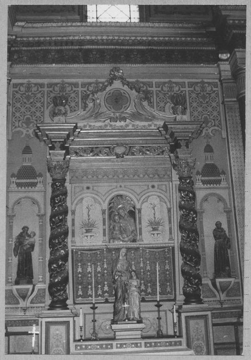 éléments des retables latéraux