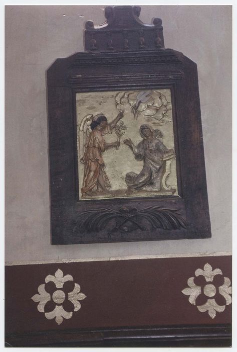Bas-relief avec son cadre : Annonciation