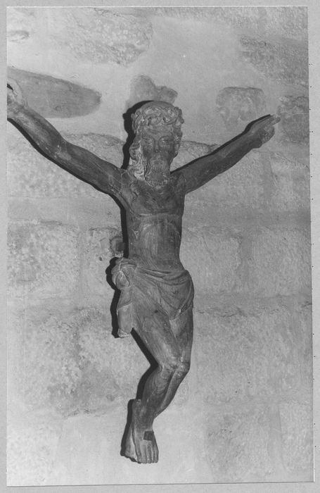 statue : Christ en croix