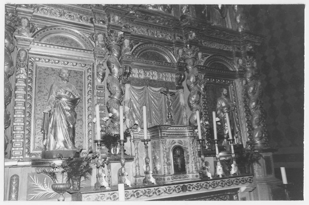 retable du maître-autel et ses statues