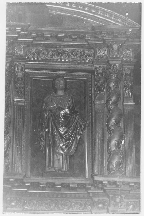 retable du maître-autel et ses statues