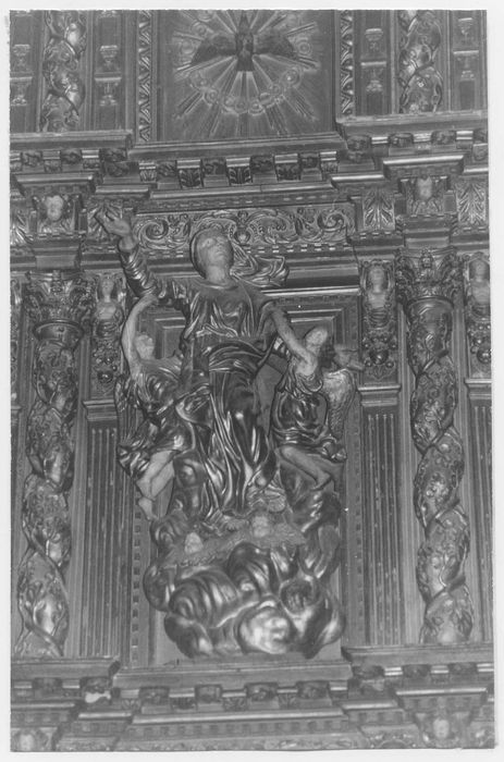 retable du maître-autel et ses statues