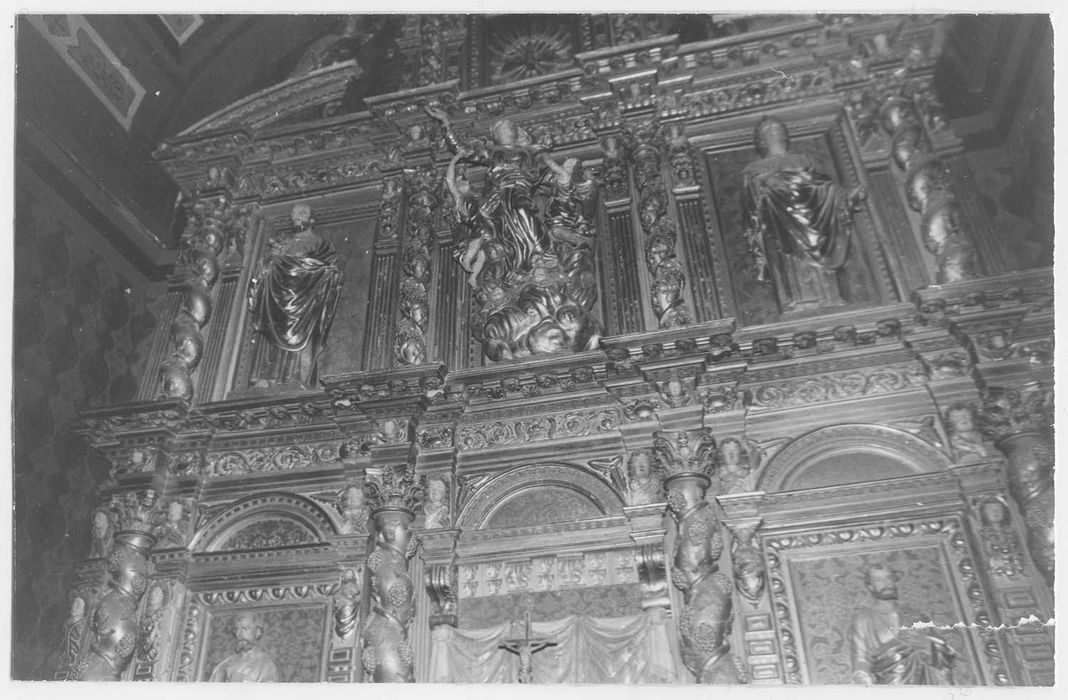 retable du maître-autel et ses statues
