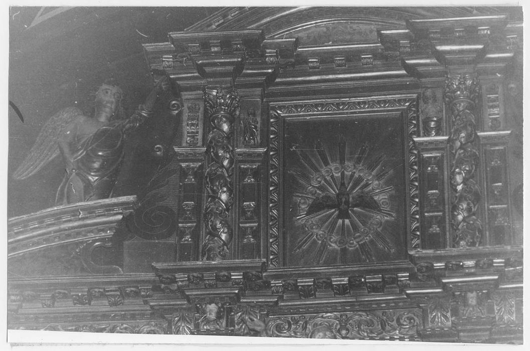 retable du maître-autel et ses statues