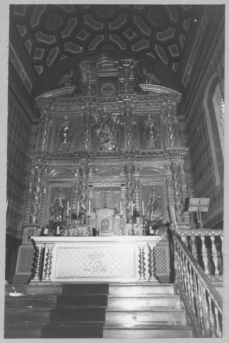 retable du maître-autel et ses statues