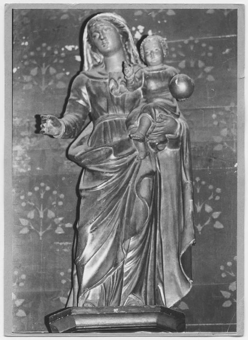 statue : Vierge à l'Enfant