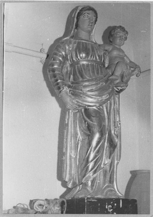 statue : Vierge à l'Enfant