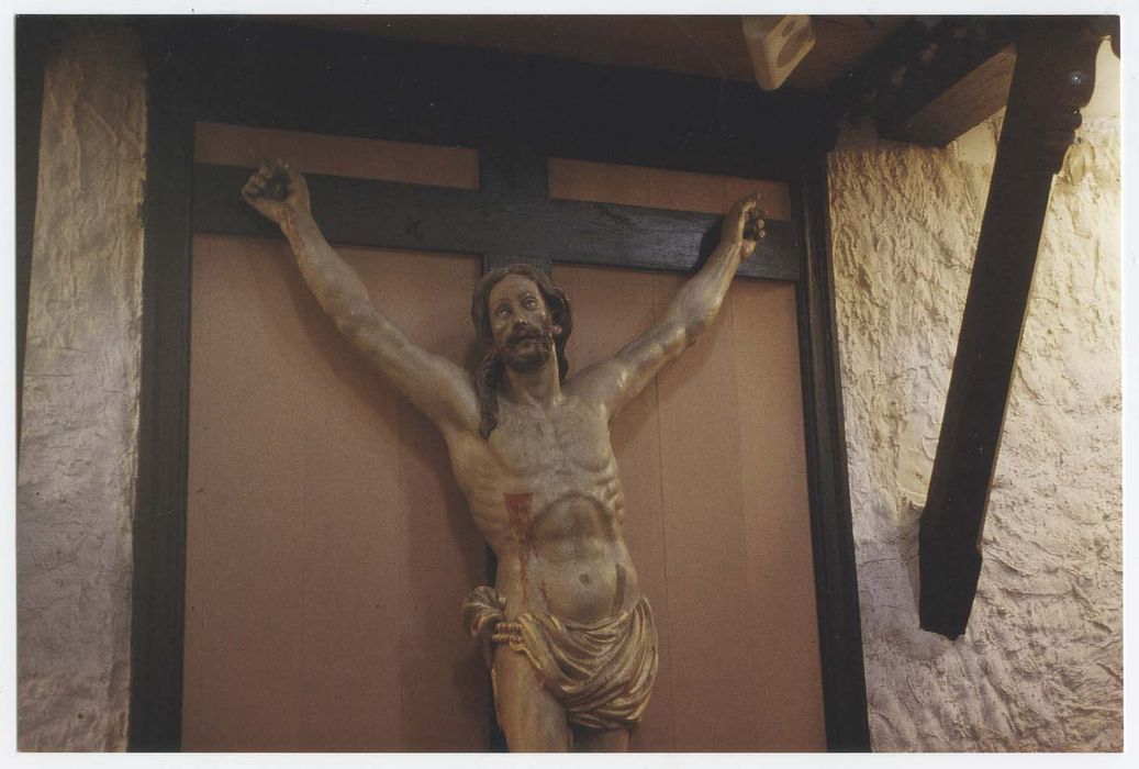 croix monumentale : Christ en croix