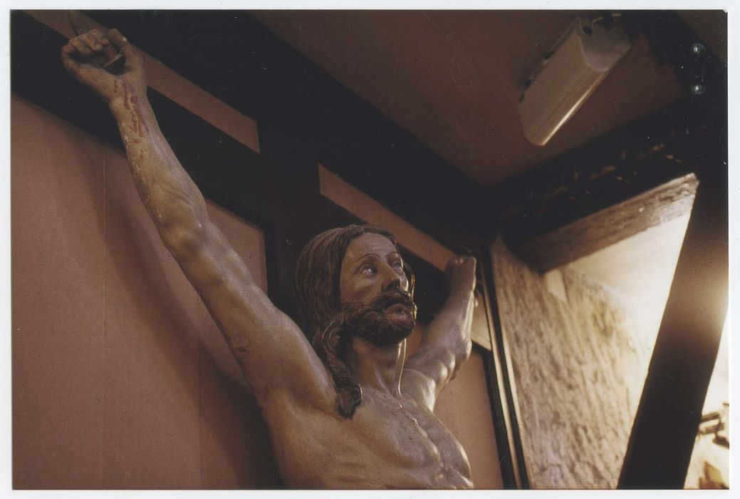 croix monumentale : Christ en croix