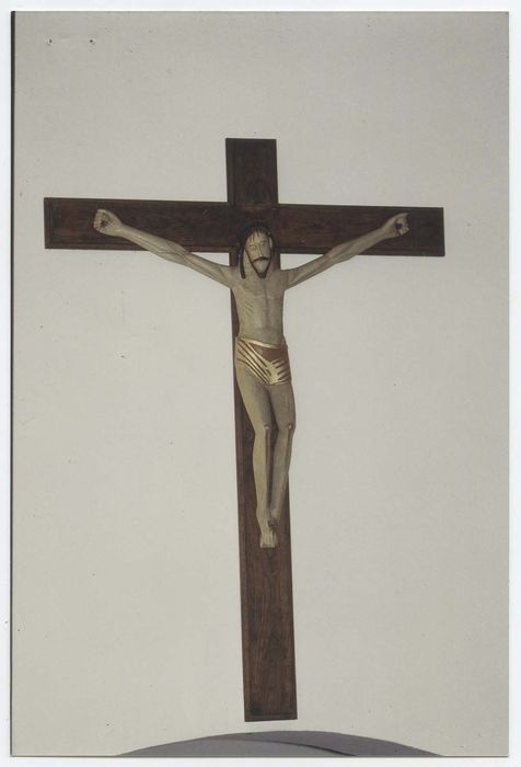 statue : Christ en croix