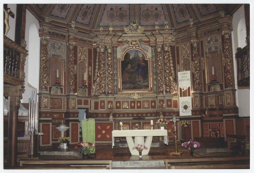 retable du maître-autel avec son tableau : Remise des clefs