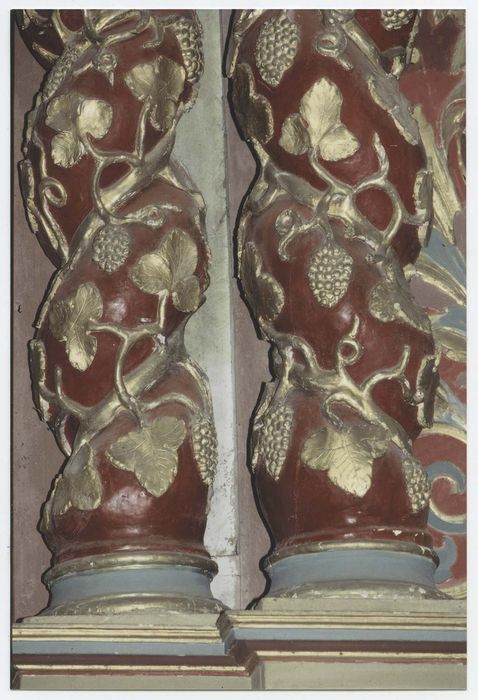 retable du maître-autel avec son tableau : Remise des clefs