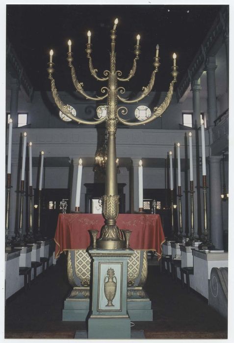 Chandelier de synagogue (menorah)
