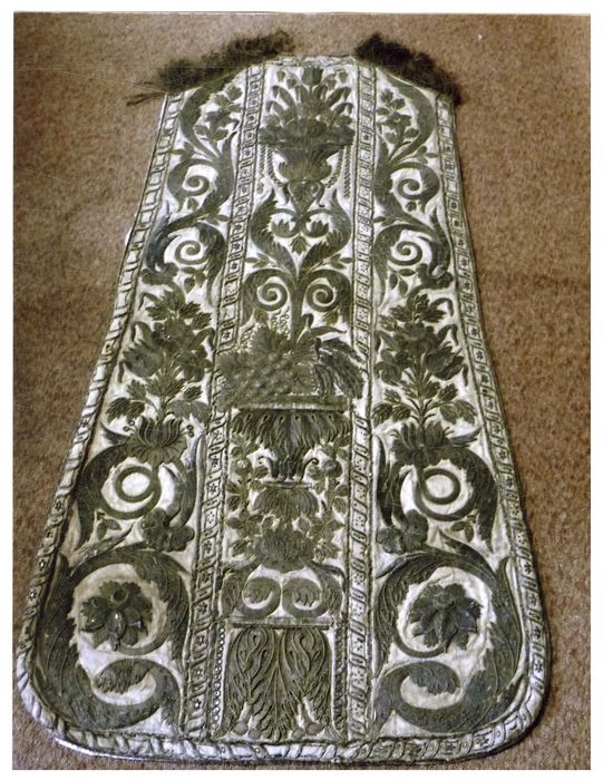 chasuble (ornement vert et ivoire)