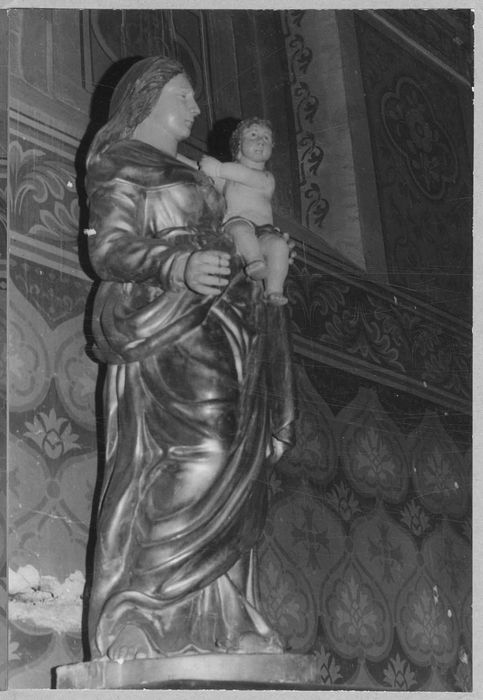 statue : Vierge à l'Enfant