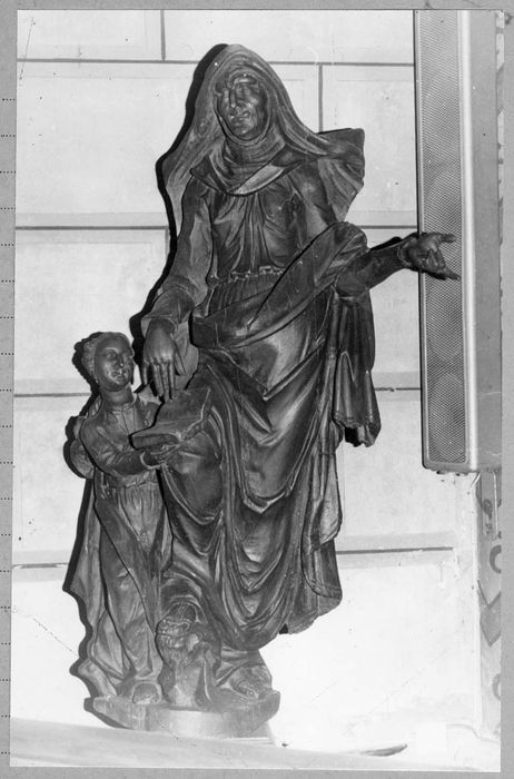 groupe sculpté : Education de la Vierge