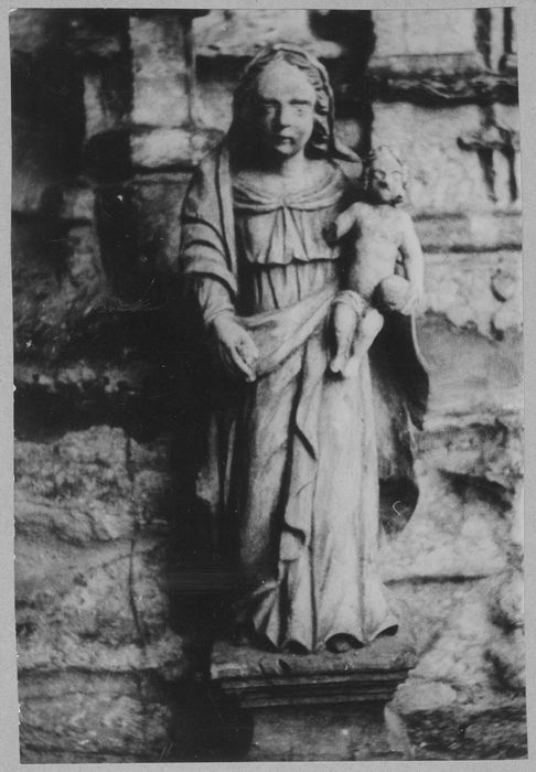 statue : Vierge à l'Enfant