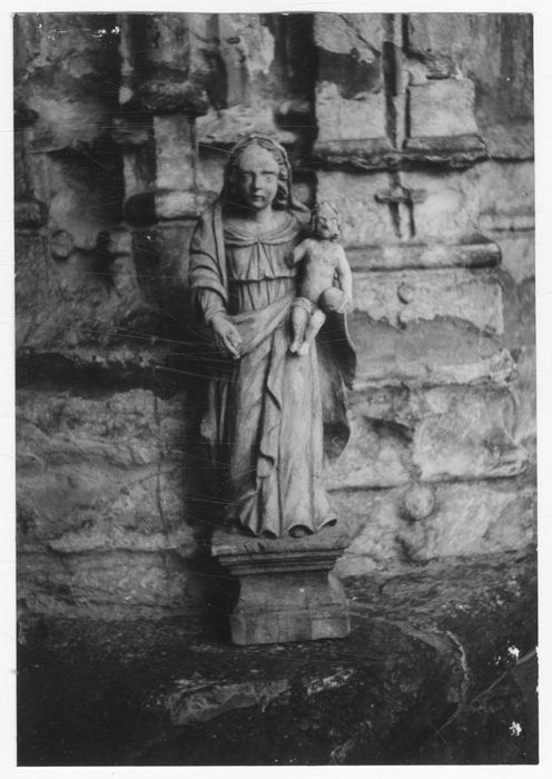 statue : Vierge à l'Enfant