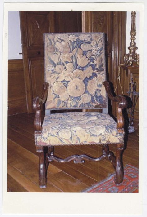 canapé et deux fauteuils (photocopie numérisée)