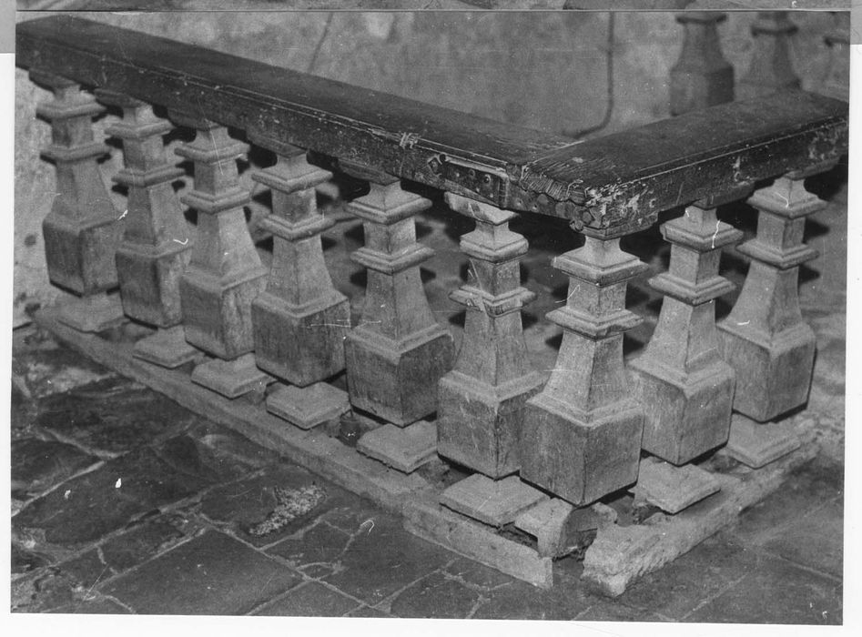 Clôture de chapelle (table de communion)