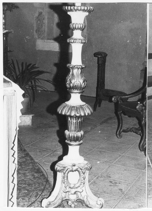 deux chandeliers pascals