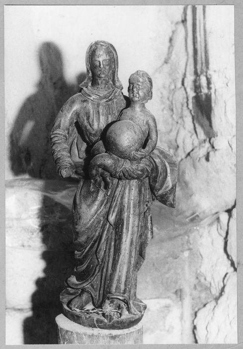 statue : Vierge à l'Enfant