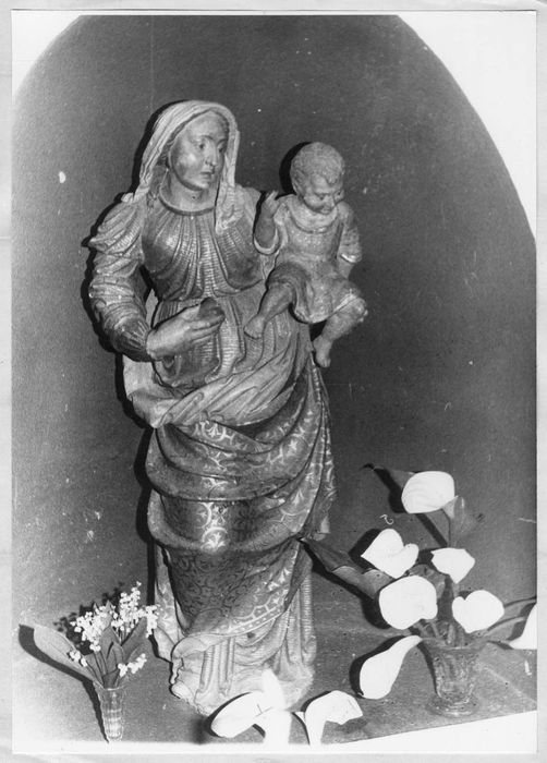 statue : Vierge à l'Enfant