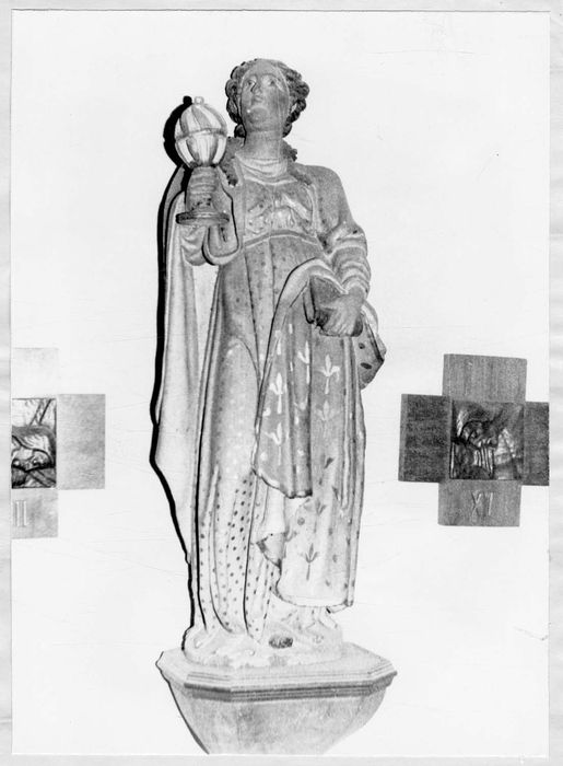 statue : Sainte femme tenant un vase de parfum